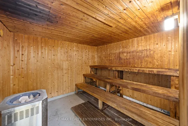 Additional image 36 of 975 WARWICK Crt Unit 1402