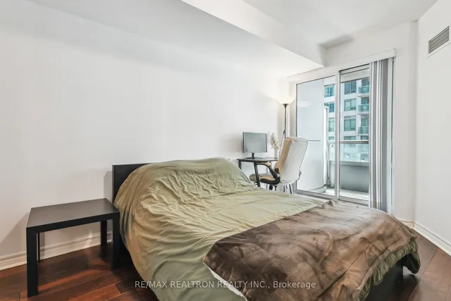 Additional image 22 of 19 Grand Trunk Cres Unit 1215