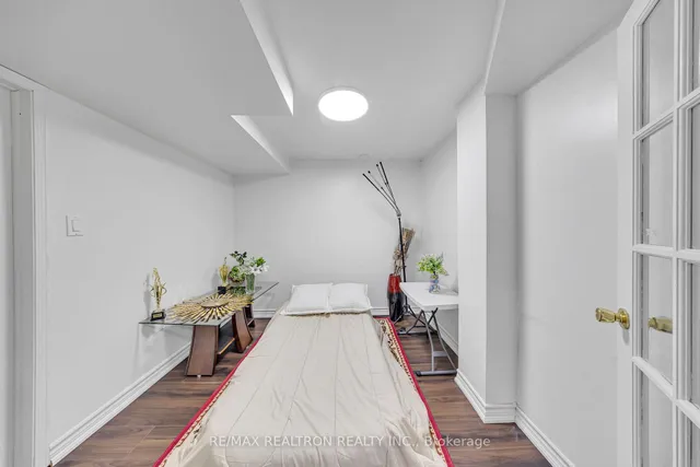 Additional image 32 of 75 Grayson Cres