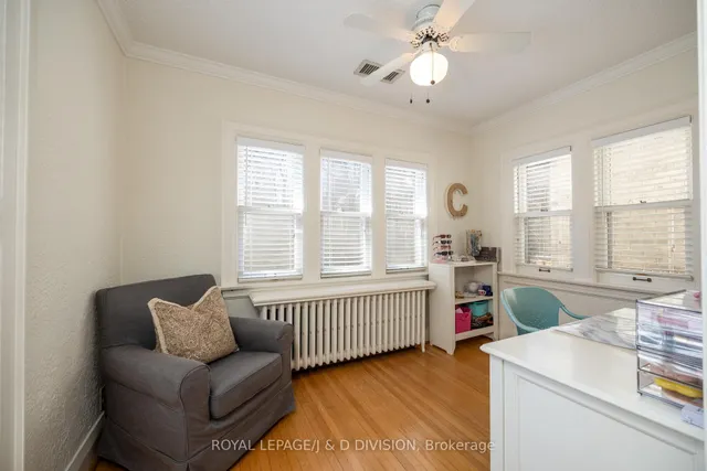 Additional image 19 of 219 Chaplin Cres