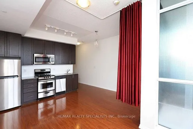 Additional image 10 of 800 Lawrence Ave Unit 216