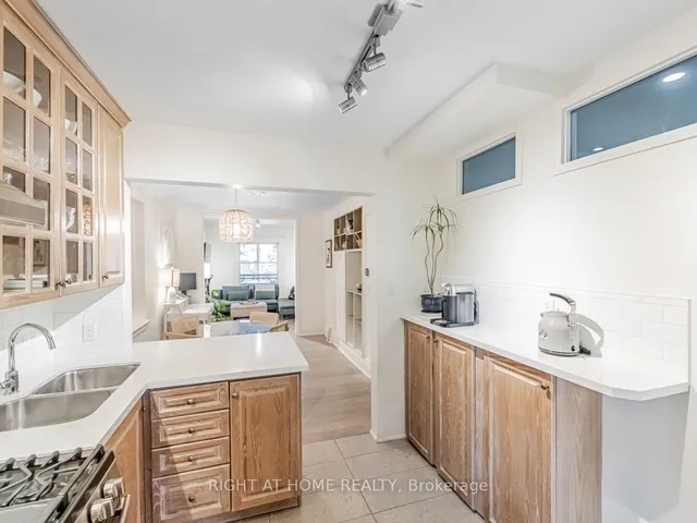 Additional image 12 of 547 Saint Clarens Ave