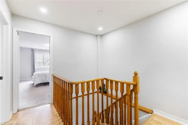 Additional image 36 of 25 Ural Cir