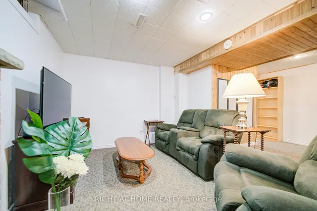 Additional image 37 of 134 Dumfries Ave