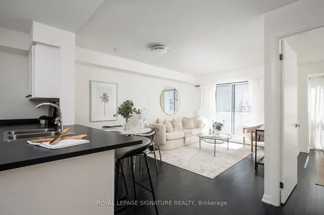 18 Beverley St Unit 322