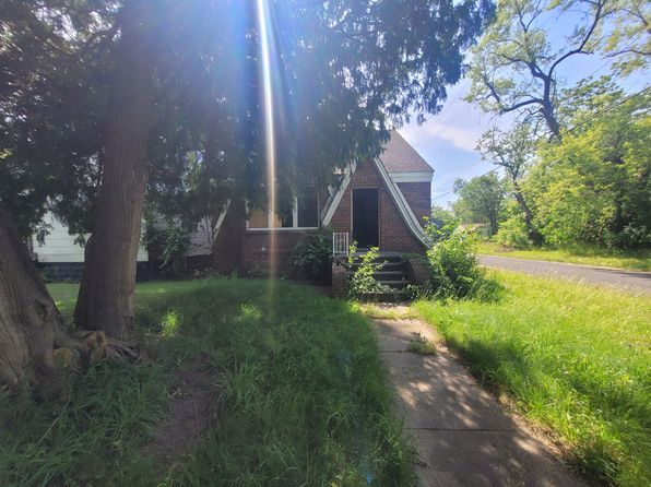 15379 Dolphin St, Detroit, MI 48223