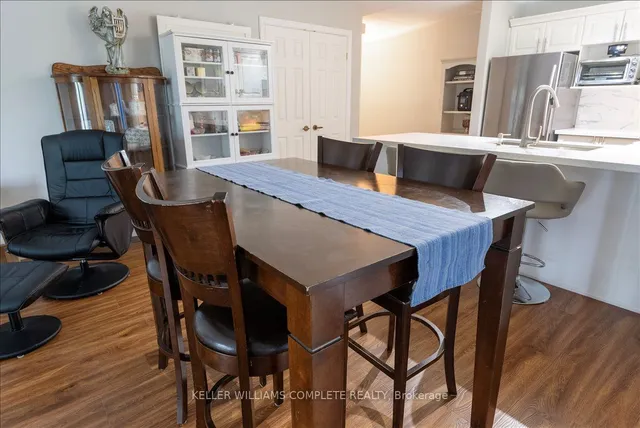 Additional image 14 of 2010 CLEAVER Ave Unit 211