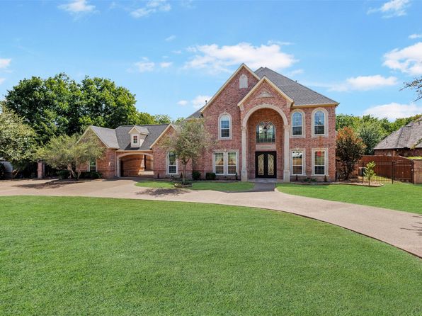 8945 Waterchase Cir, Fort Worth, TX 76120