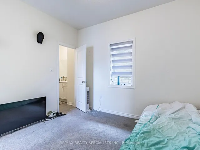 Additional image 28 of 37 Peak Dr