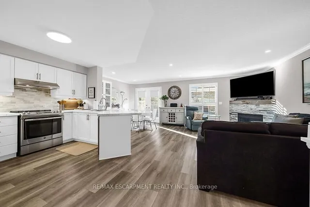 Additional image 7 of 104 FOXBOROUGH Dr