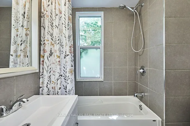 Additional image 24 of 87 Oxford St