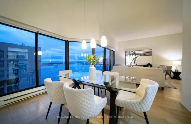 Additional image 4 of 65 Harbour Sq Unit 3603