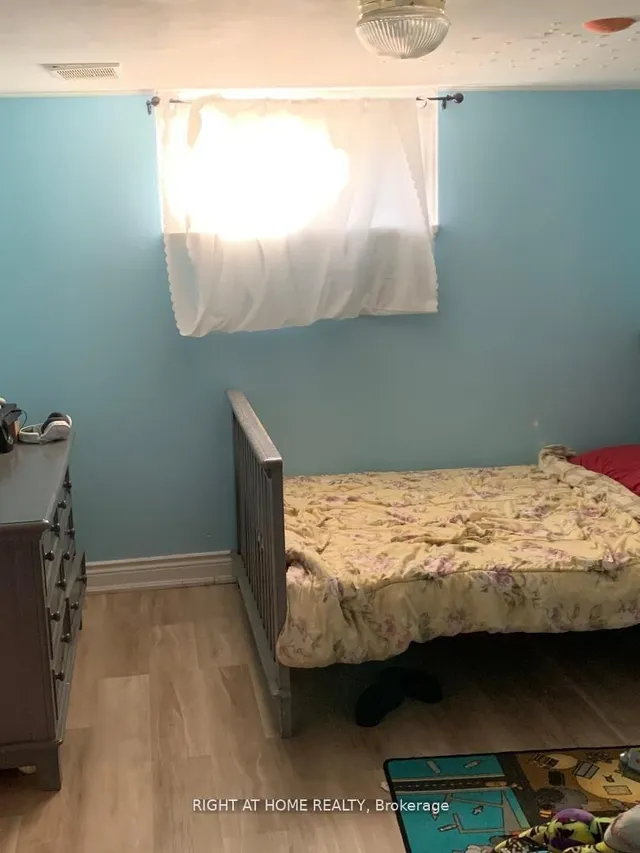 Additional image 15 of 1226 Warden Ave