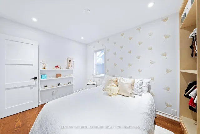 Additional image 21 of 32 Mortimer Ave