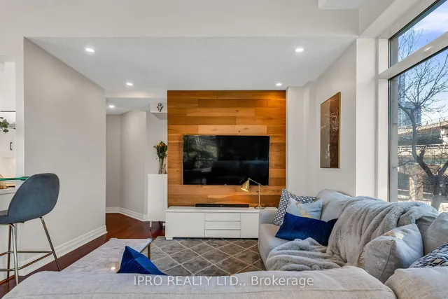 Additional image 6 of 500 Queens Quay Unit 210E