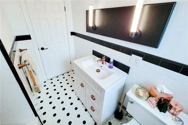 Additional image 45 of 1347 Lakeshore Rd Unit 37