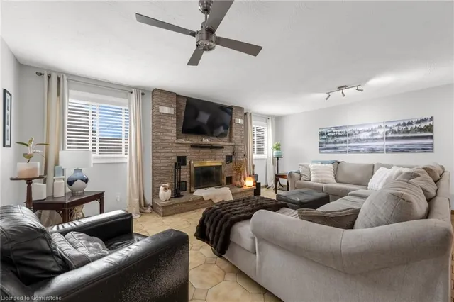 Additional image 13 of 3 Pavarotti Crt