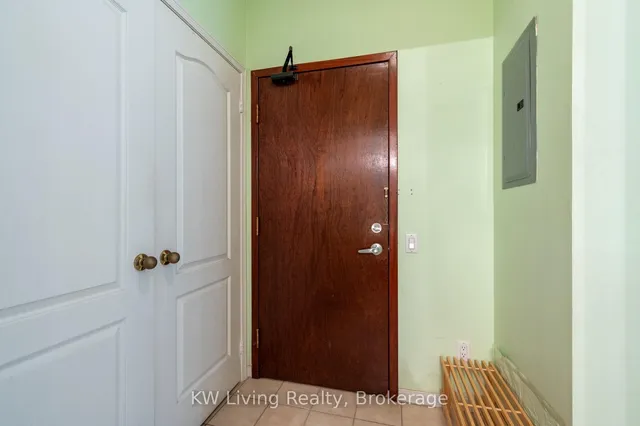 Additional image 5 of 555 Yonge St Unit 404