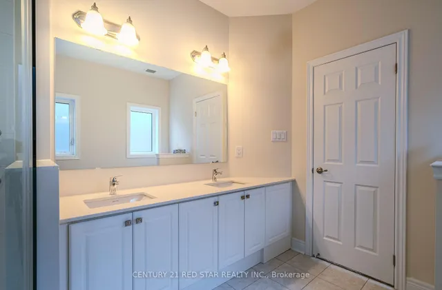 Additional image 23 of 34 Icon St