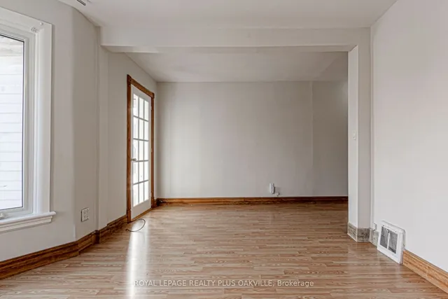 Additional image 25 of 58 Lorne Ave