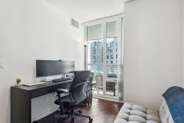 Additional image 28 of 19 Grand Trunk Cres Unit 1215