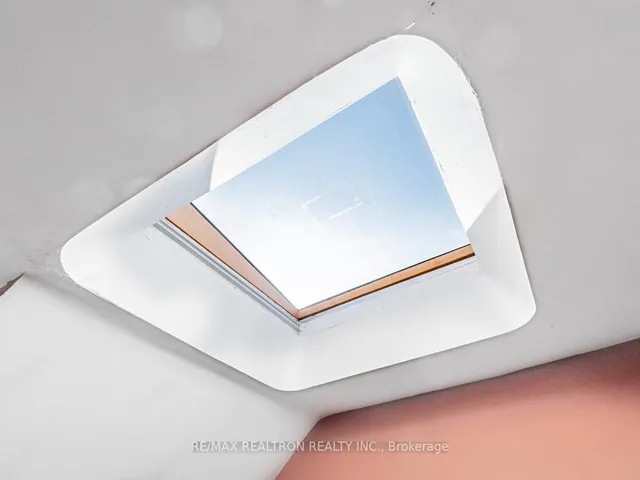 Additional image 19 of 867 Bathurst St