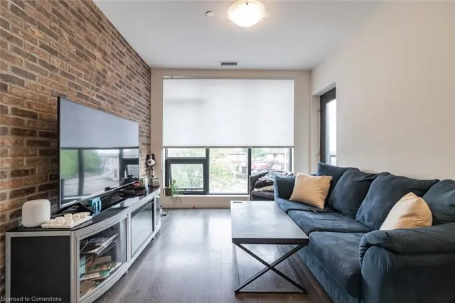 690 King St Unit 309