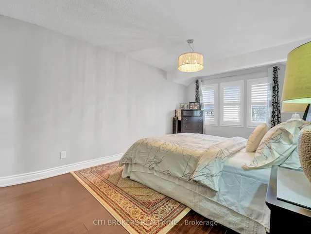 Additional image 31 of 123 Sal Circ