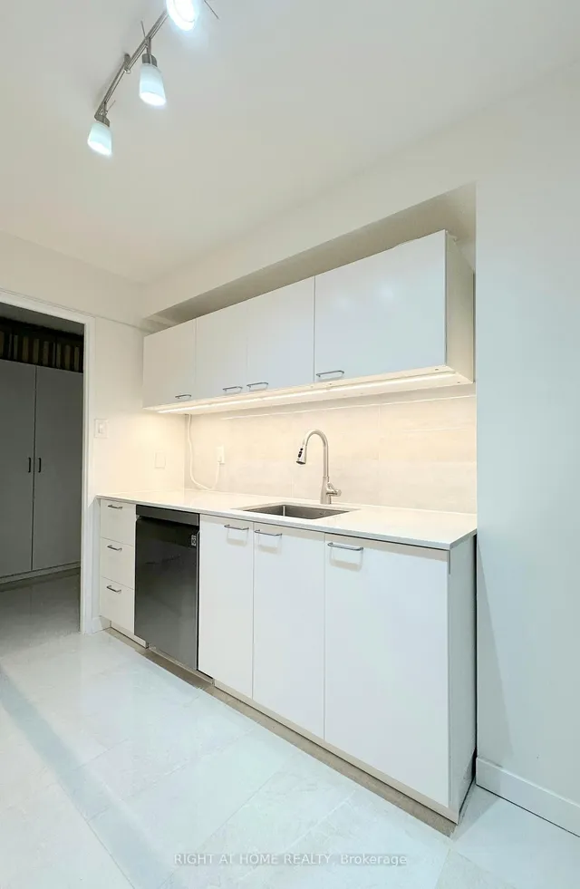 Additional image 5 of 4001 Don Mills Rd Unit 219