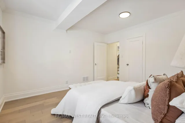 Additional image 22 of 4 Harding Blvd