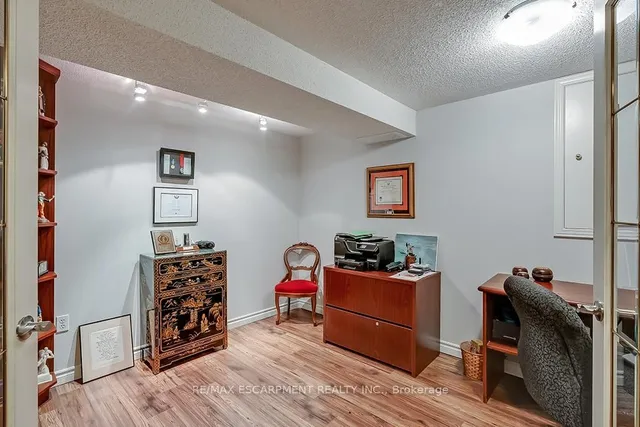 Additional image 32 of 2141 Country Club Dr Unit 11