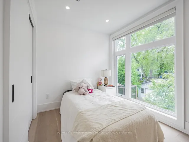 Additional image 31 of 6 Twenty Fifth St