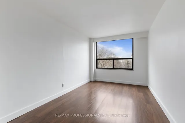 Additional image 26 of 740 Eglinton Ave Unit 404