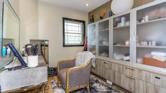 Additional image 18 of 20 Manett Cres