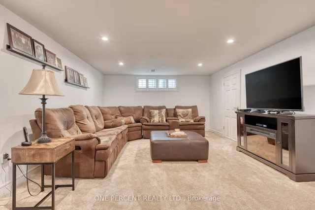 Additional image 24 of 27 Hoover Cres