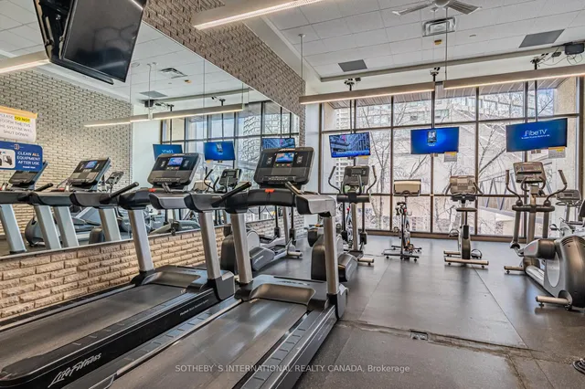 Additional image 35 of 33 Harbour Sq Unit 1008