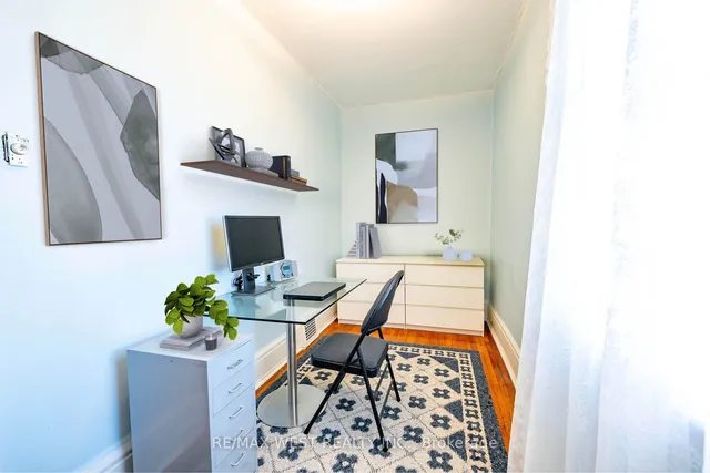 Additional image 24 of 217 Gladstone Ave