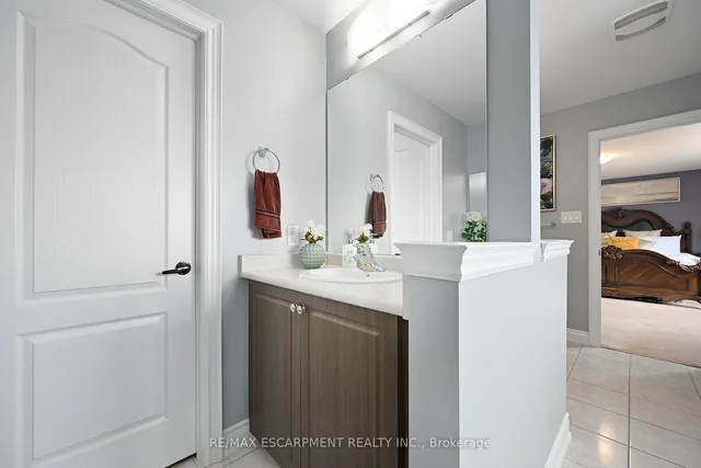 Additional image 24 of 300 Crafter Cres