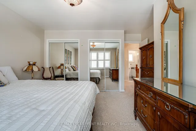 Additional image 33 of 25 ROBINHOOD Dr