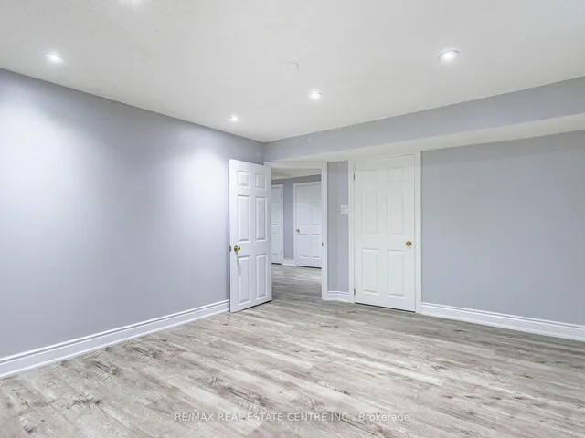 Additional image 37 of 853 Stoutt Cres