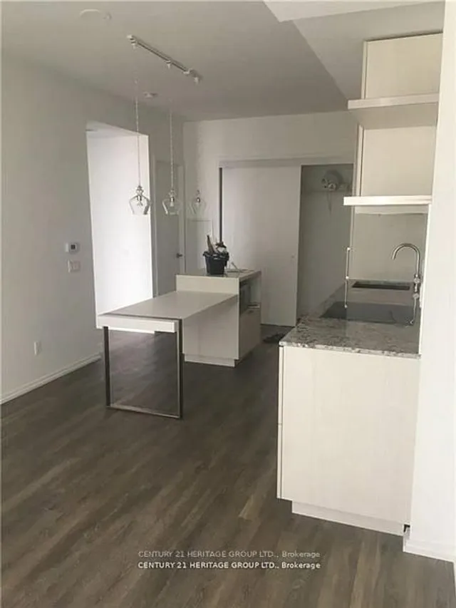 Additional image 11 of 197 Yonge St Unit 4614