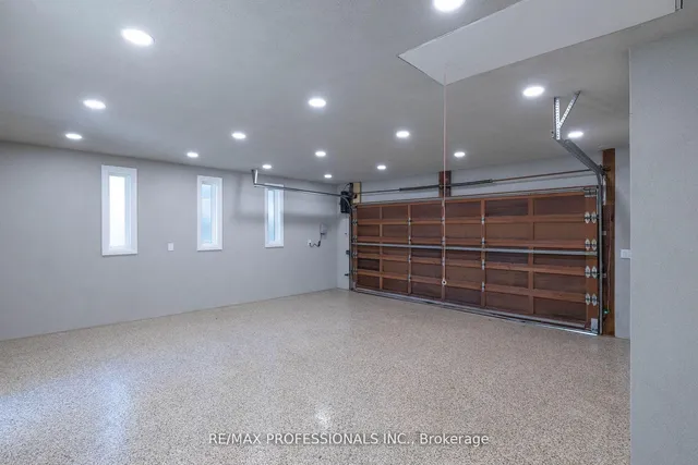 Additional image 36 of 2 Emery Circ