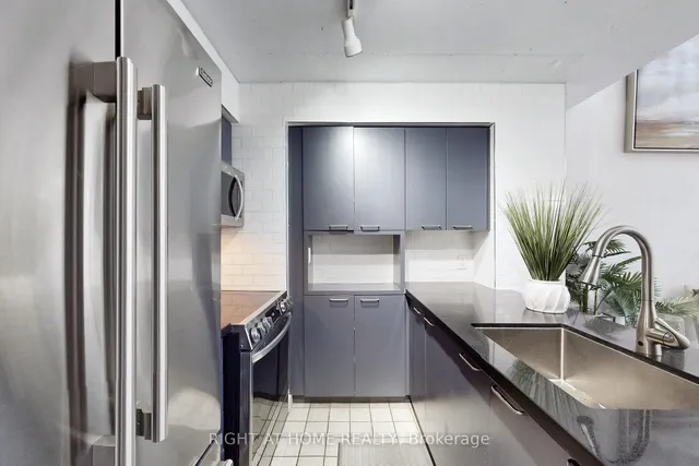 Additional image 21 of 255 Richmond St Unit 401