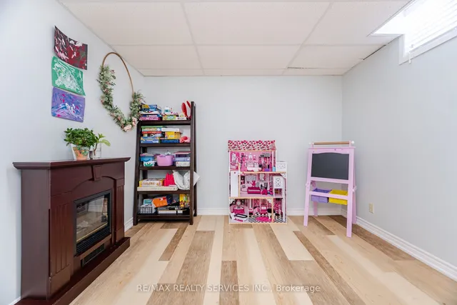 Additional image 35 of 938 Glendale Crt