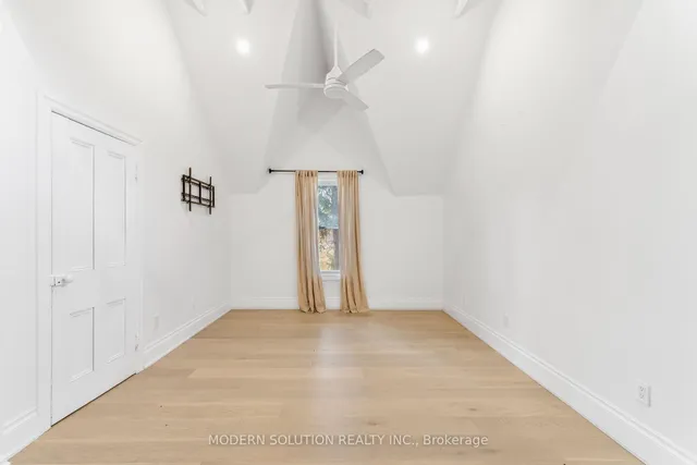 Additional image 14 of 3015 Dundas St