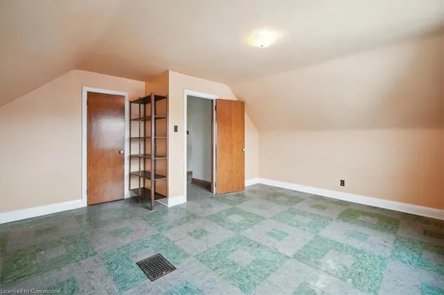 Additional image 26 of 34 Reid Ave