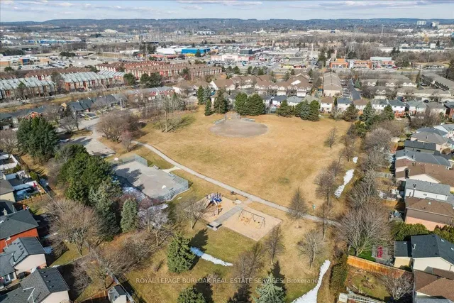 Additional image 28 of 789 Hawkins Cres