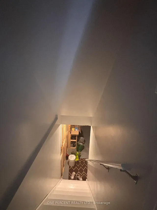 Additional image 12 of 42 Adventura Rd