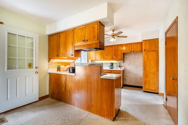 Additional image 11 of 147 LLOYMINN Ave