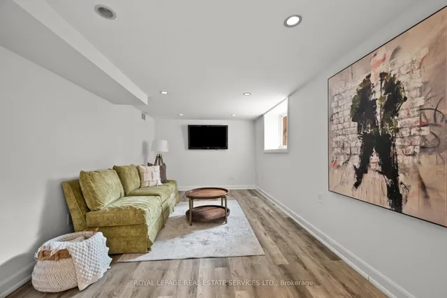 Additional image 26 of 49 Meadowvale Dr